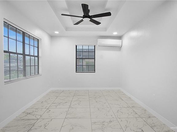 4th image of 2815 Tierra Dorada Blvd