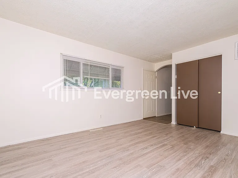 2980 Southfield Dr — Photo 3