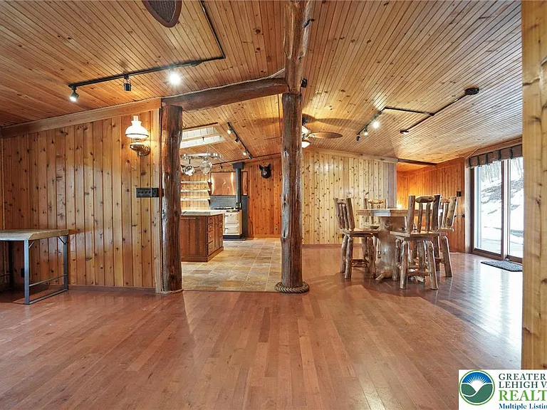 371 Green Tree Dr — Photo 17