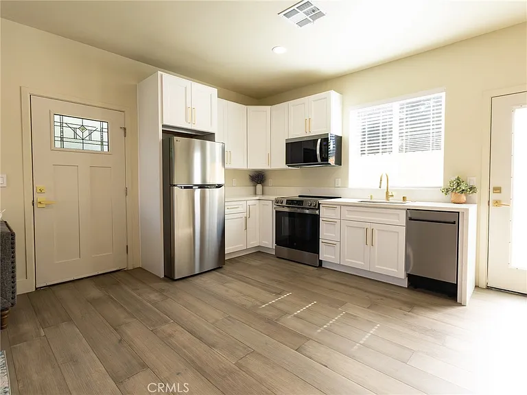 8434 Gothic St — Photo 3