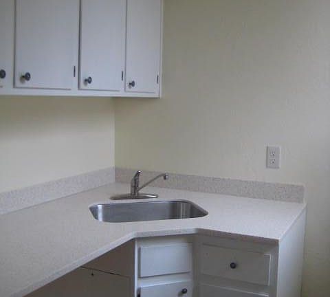 4th image of 703 N Texas St APT 2
