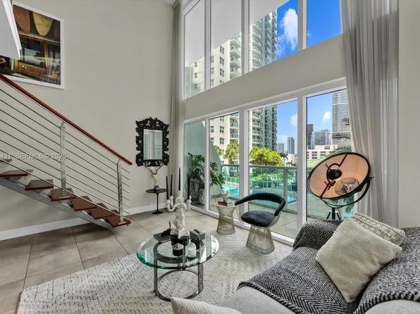 41 SE 5th St APT 801, Miami, FL 33131
