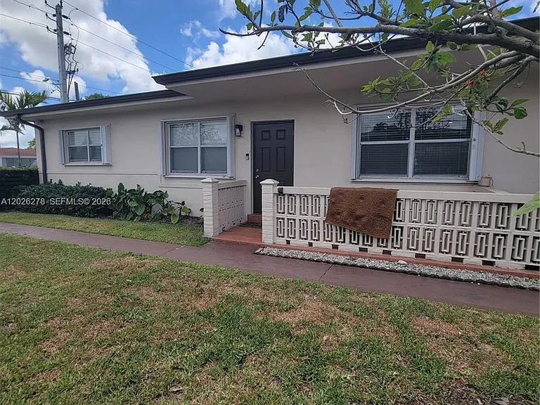 1052 SW 79th Ave — Photo 22