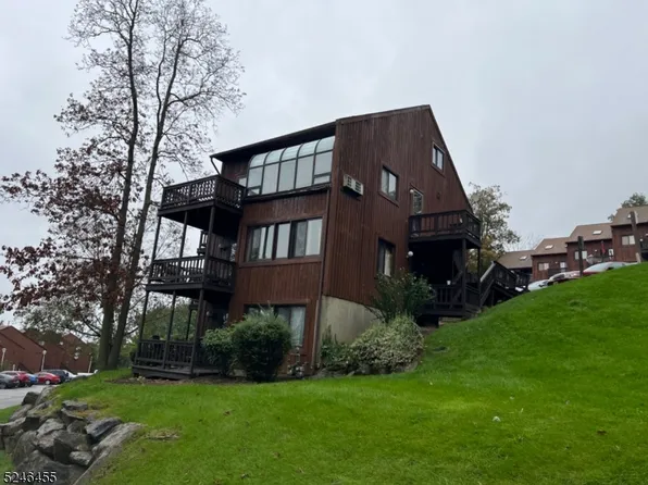 1 Attitash Dr #12, Vernon Twp., NJ 07462