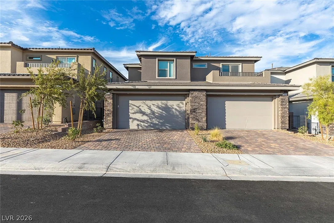 3 bed, 2.5 bath, 1556 sqft, $2,400 — Photo 1