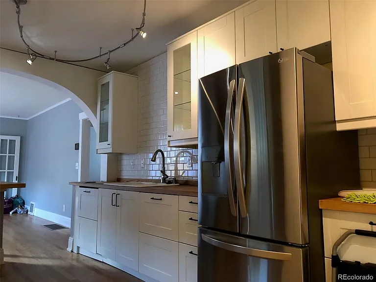 454 N Franklin St — Photo 6