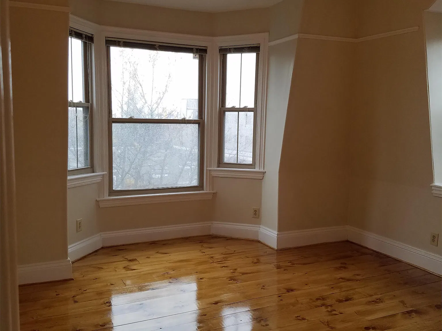 690 Congress St — Photo 3