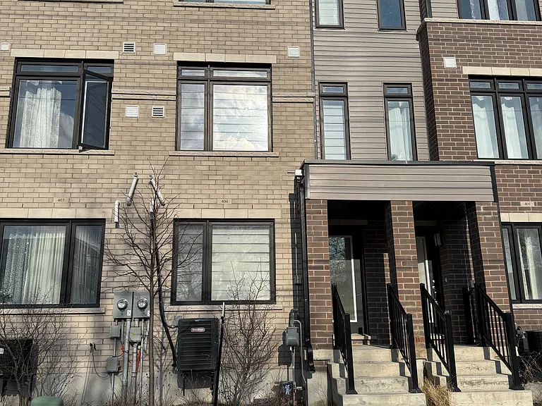 585 Colborne St E #404 — Photo 1