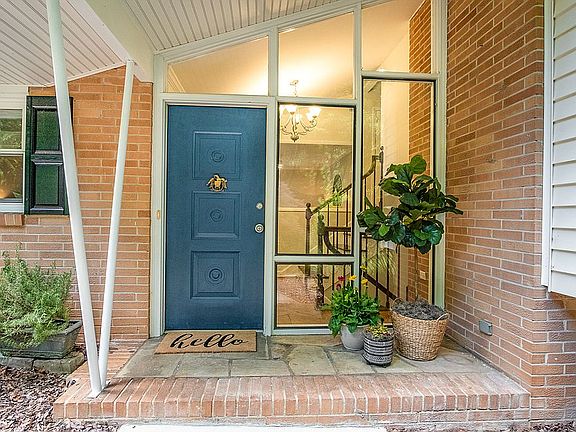 3rd image of 2704 Glenbriar Dr