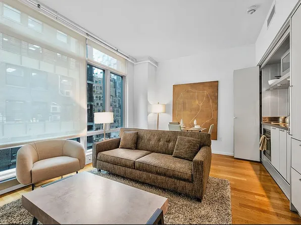 18 W 48th St APT 10D, New York, NY 10036