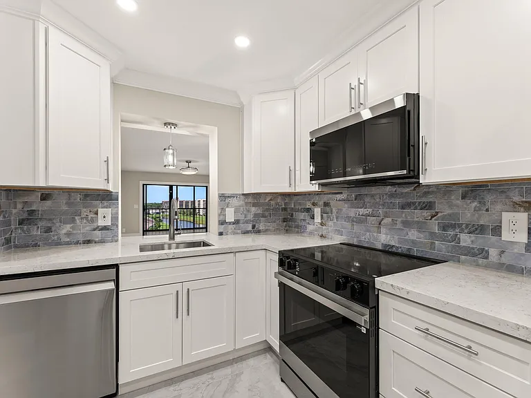 14476 Amberly Ln #704 — Photo 3