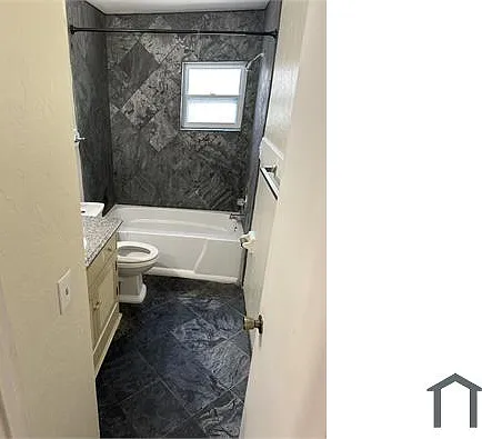 3 bed, 1100 sqft, $2,300 — Photo 3