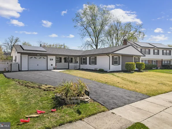 29 Northgate Ln, Willingboro, NJ 08046