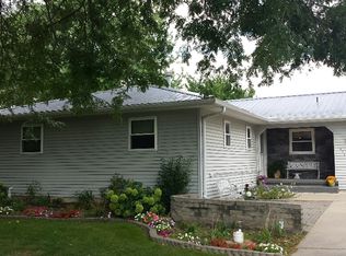 911 Butler St, Ackley, IA 50601