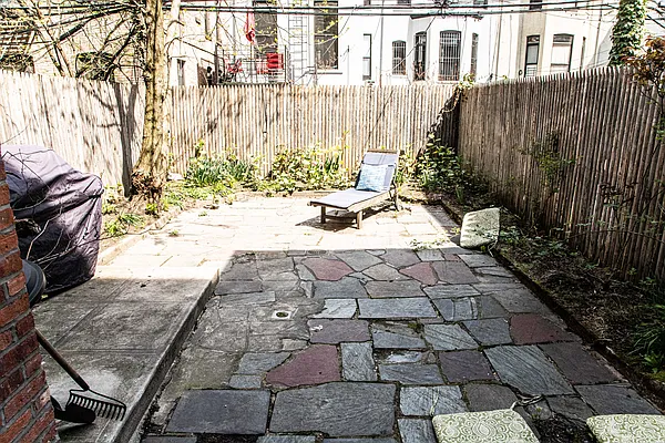 Rented by Nooklyn NYC LLC | media 18