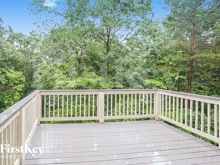 218 Woods Cir — Photo 15