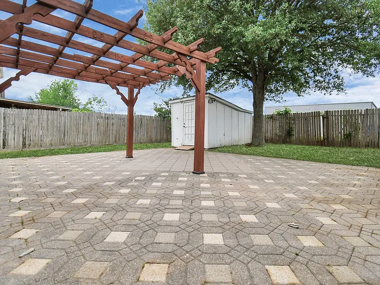 3919 Rolling Springs Ln — Photo 6