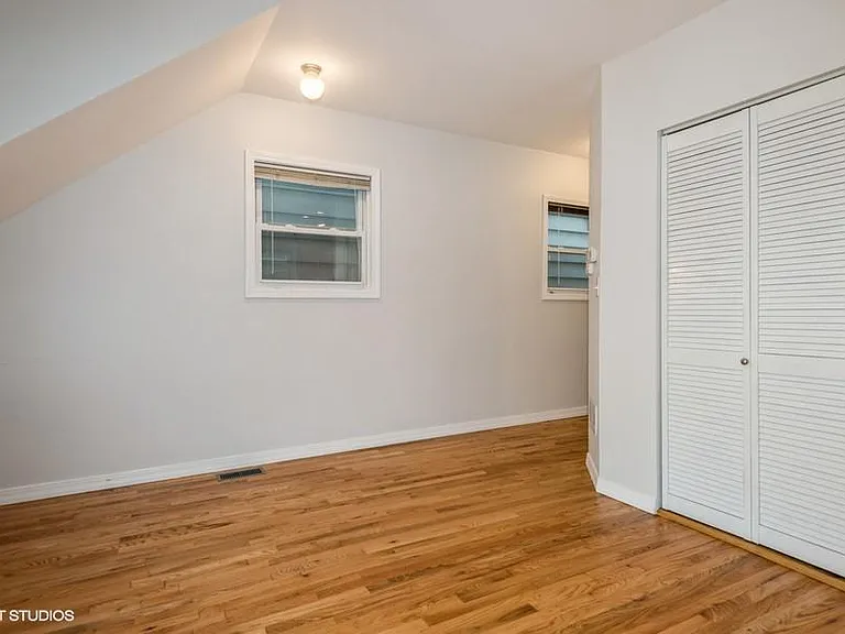 1444 W School St — Photo 13