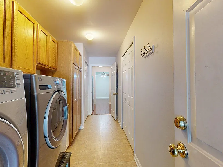 1376 Addington Ln — Photo 21