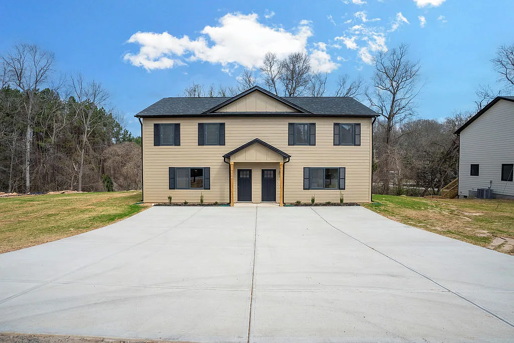 3 bed, 1.5 bath, 1300 sqft, $1,650 — Photo 1