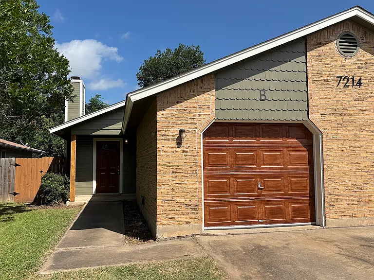 7214 Lilac Ln #B — Photo 2