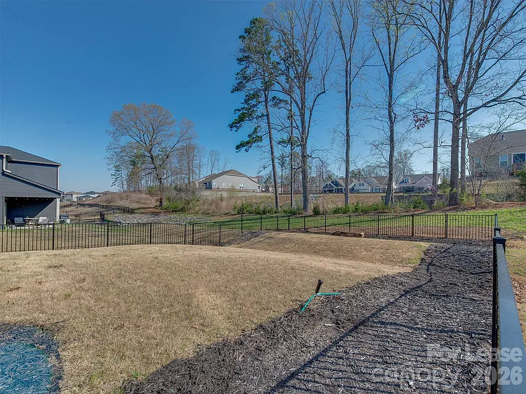 4009 Woodland View Dr — Photo 37