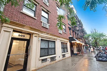 Rented by R New York