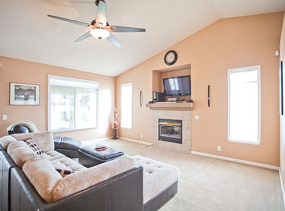 4th image of 215 Chambers Dr