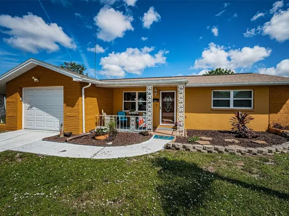 3049 Holiday Lake Dr, Holiday, FL 34691