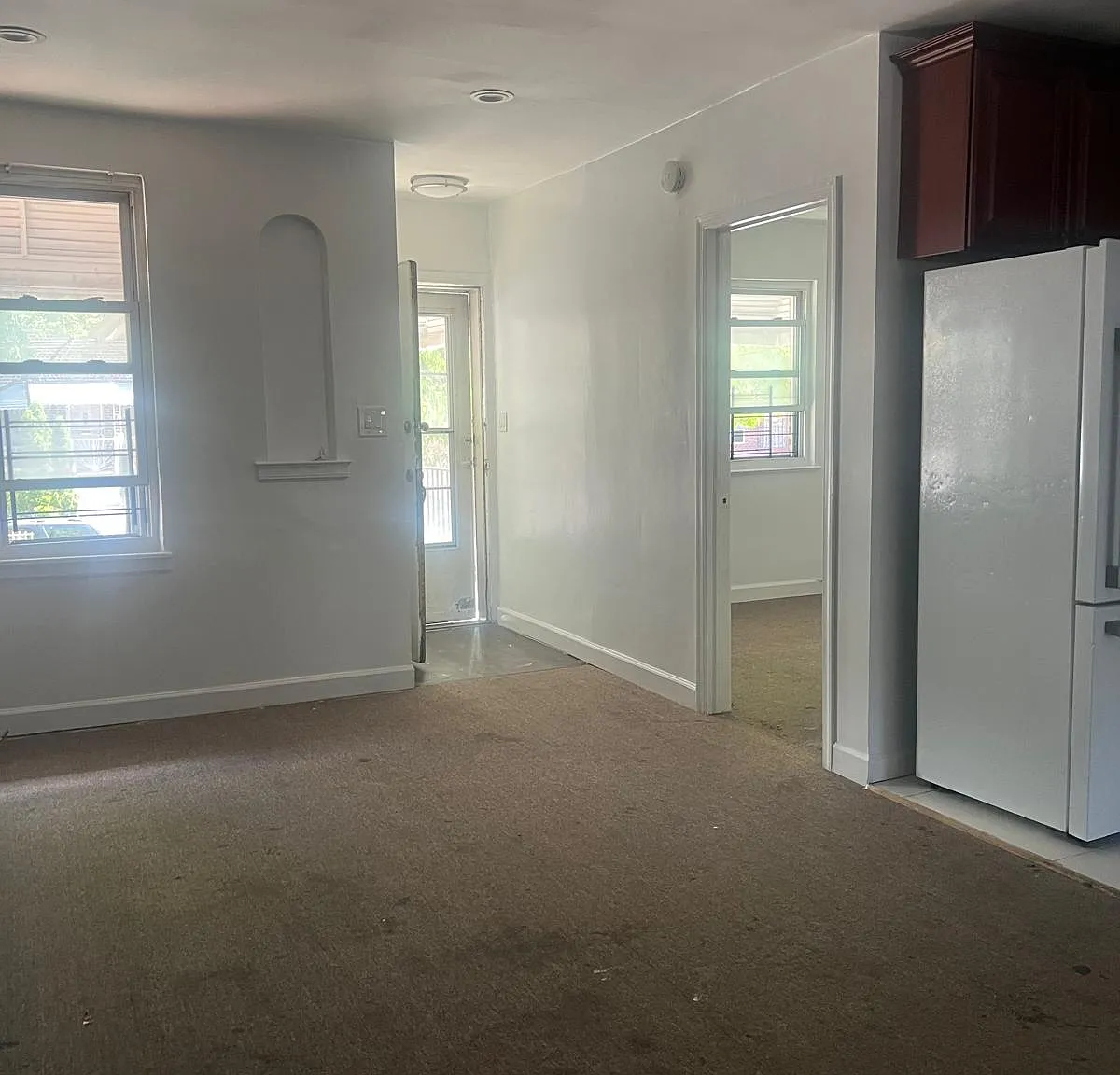3 bed, 1000 sqft, $3,811 — Photo 1