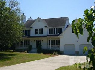 105 N Drake Rd, Hampstead, NC 28443