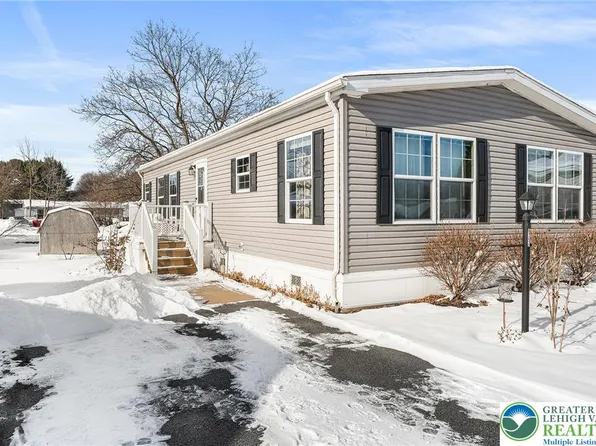 8754 Breinig Run Cir, Breinigsville, PA 18031