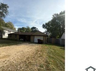 127 Winona Dr, Rockford, IL 61115