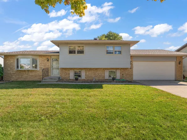 7465 Grant St, Merrillville, IN 46410