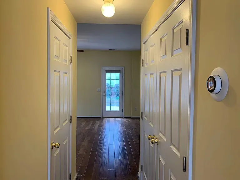 10394 Alexander Martin Ave — Photo 11