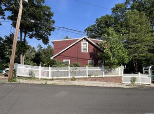 25 Highland Rd, Rocky Point, NY 11778