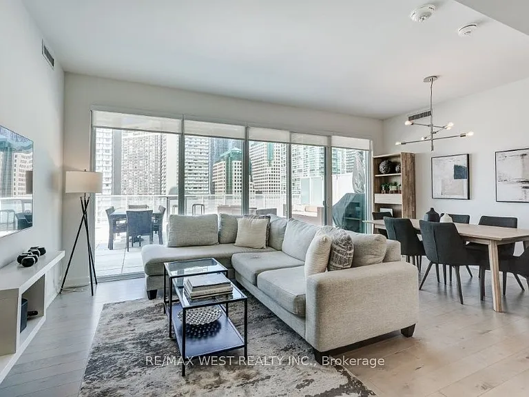 15 Queens Quay E #1006 — Photo 14