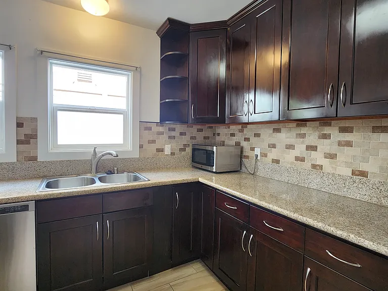 1544 S Van Ness Ave — Photo 14