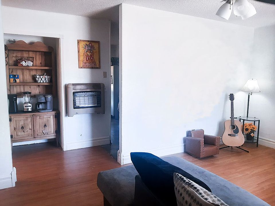 1st image of 405 E Circle Dr