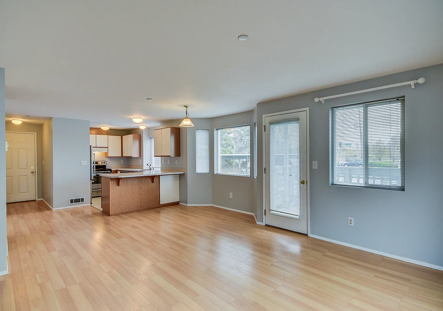 2 Bed 1.75 Bath Point of View Condo — Photo 2