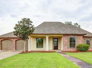 602 S Saint Blaise Ln, Youngsville, LA 70592