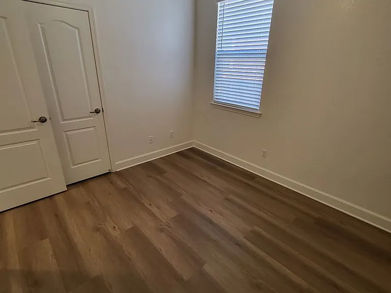 1147 Lahontan Dr — Photo 5