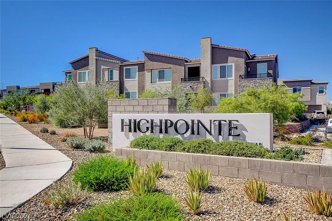 4 bed, 3.0 bath, 1936 sqft, $2,095 — Photo 1
