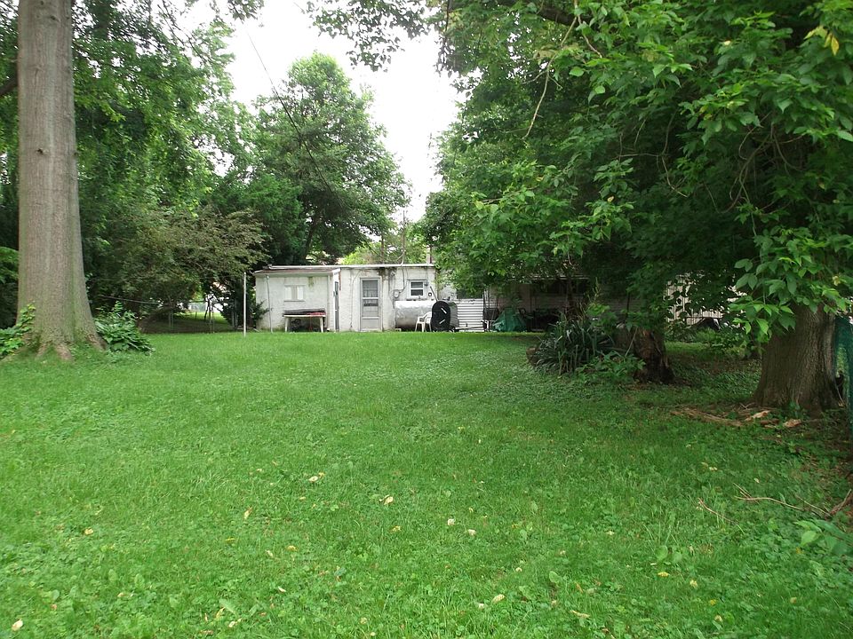 2nd image of 2734 Comer Ave