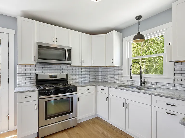 35 Fountain Ave — Photo 4