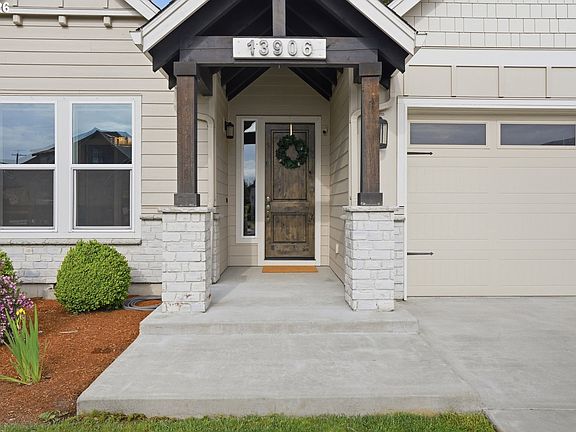 5th image of 13906 NE 52nd Ave