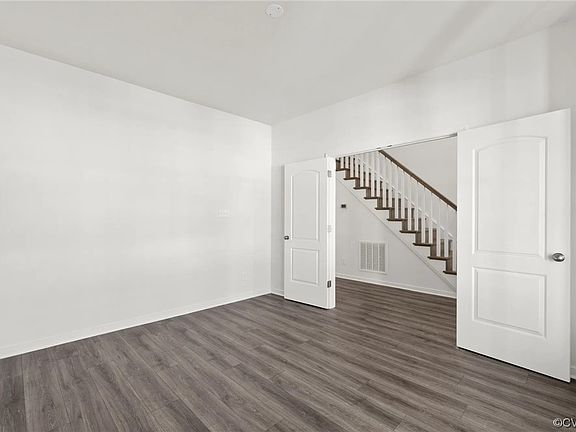 4th image of 9501 Kinnerton Dr