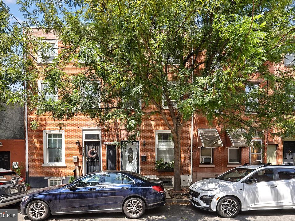 1st image of 439 W George St