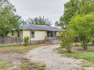 515 County Road 3821, San Antonio, TX 78253