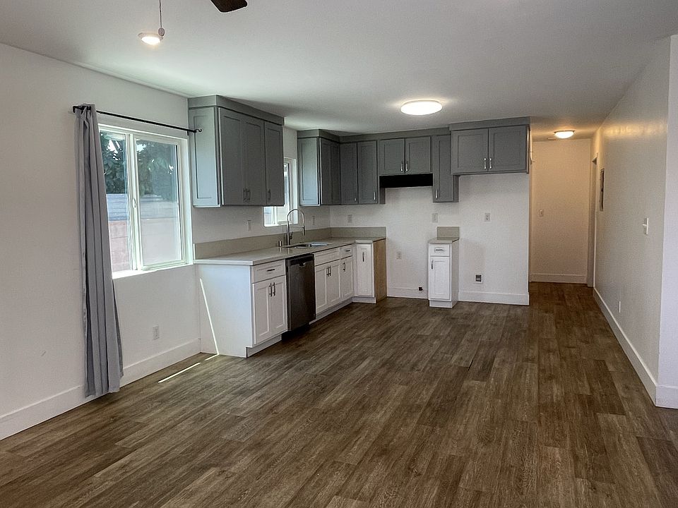 Livingroom-Kitchen area
